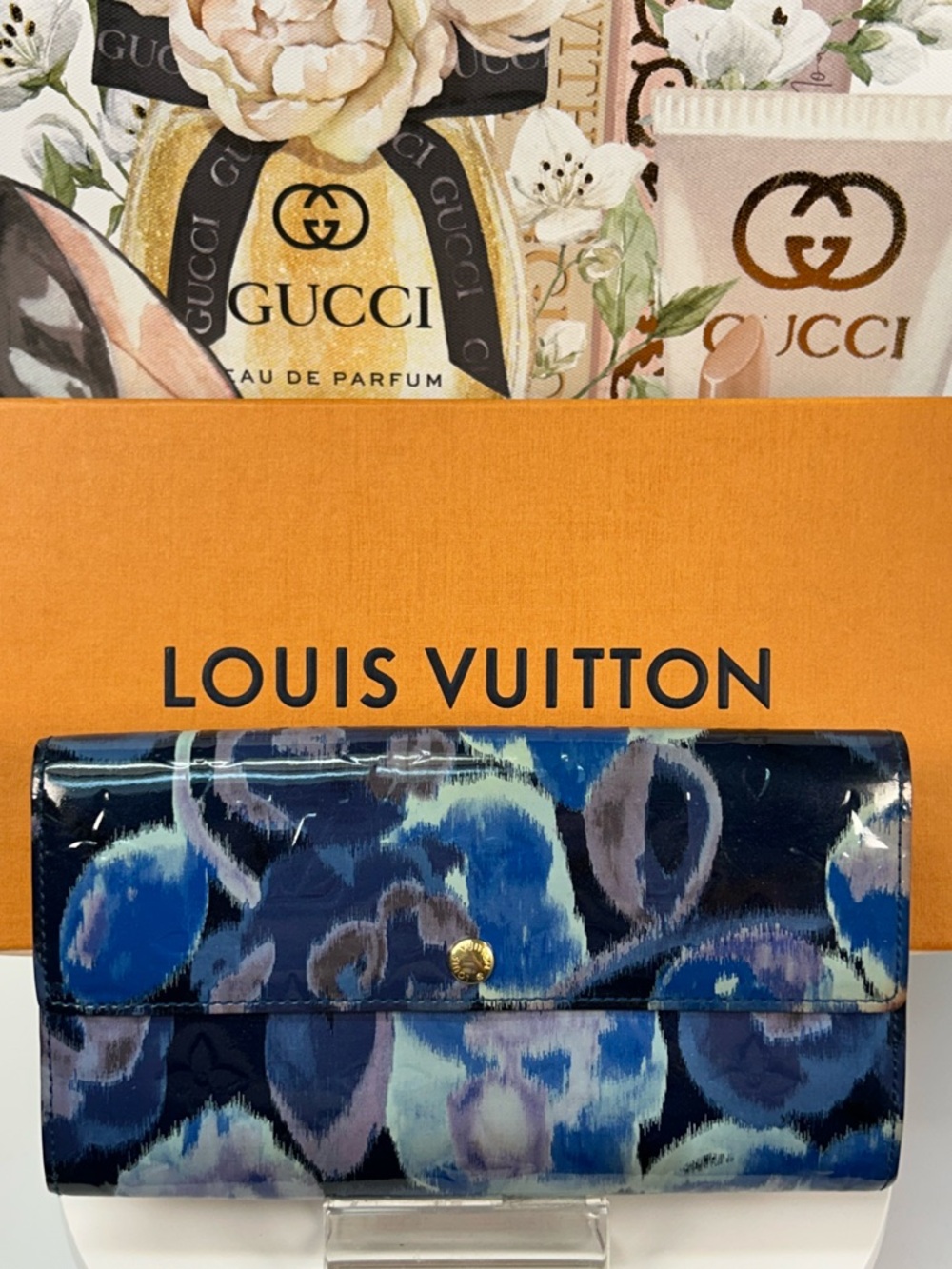 Louis Vuitton Vernis Ikat Floral Sarah Wallet- Blue 💙😍🌸